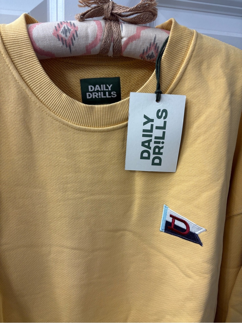 New! Daily Drills oversized Out East crewneck in yellow - Picture 4 of 9